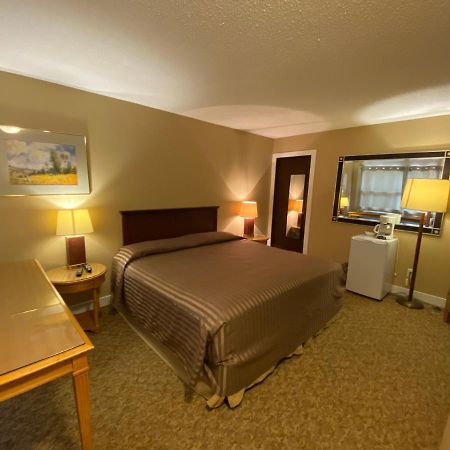 Twin Creeks Motel Lumby Dış mekan fotoğraf