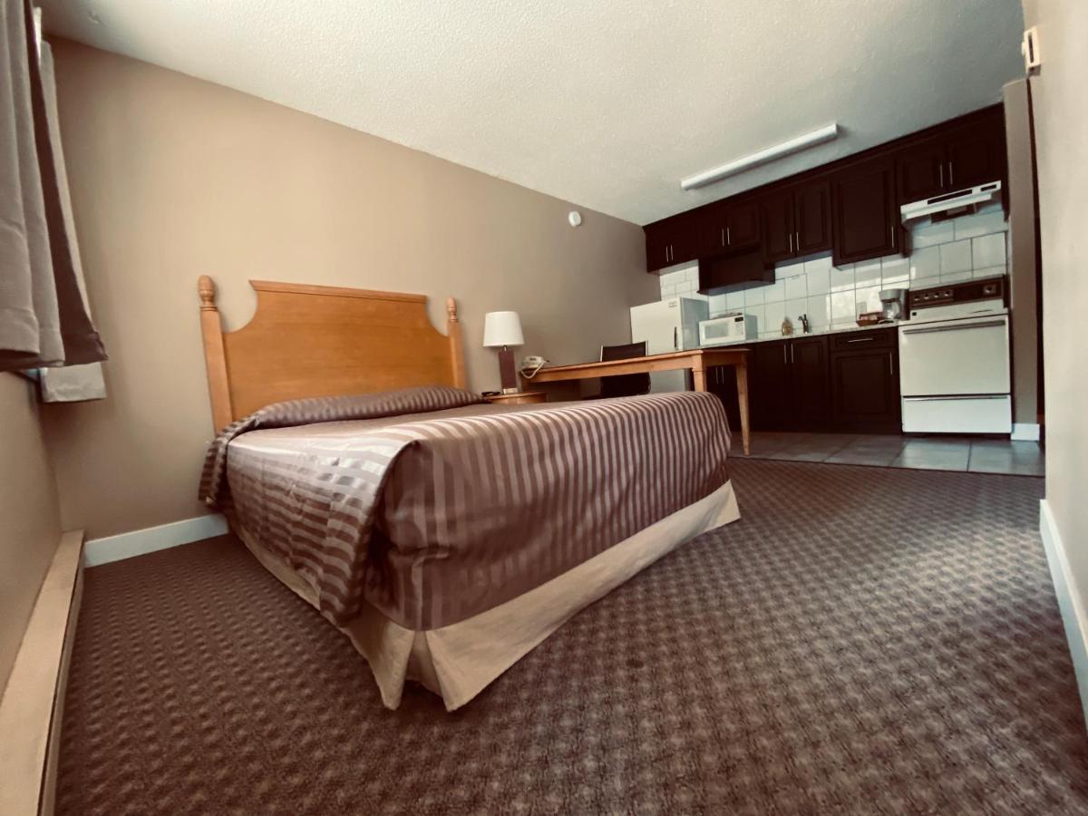 Twin Creeks Motel Lumby Dış mekan fotoğraf