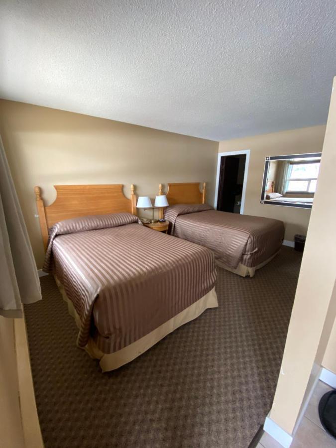 Twin Creeks Motel Lumby Dış mekan fotoğraf